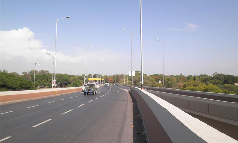 Connecting flyover from Khadaki to BEG Road